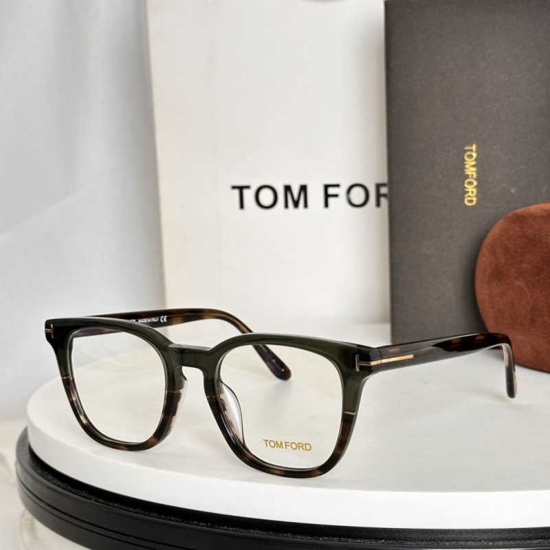 TOM FORD